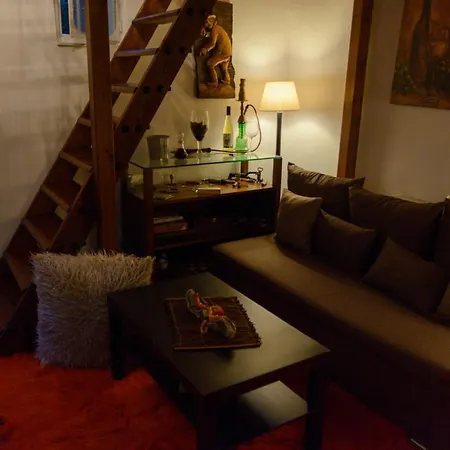 Feriehus Bardis' Wooden Family Loft House
