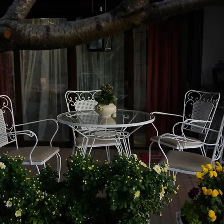 Bardis' Wooden Family Loft House Hébergement de vacances